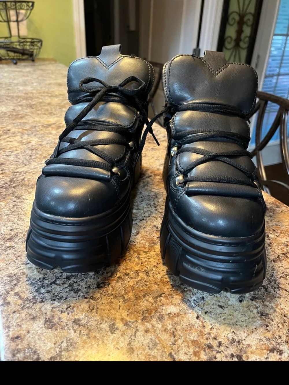 Steve Madden “Cyberpunk”Black Platform Lace-Up Boots